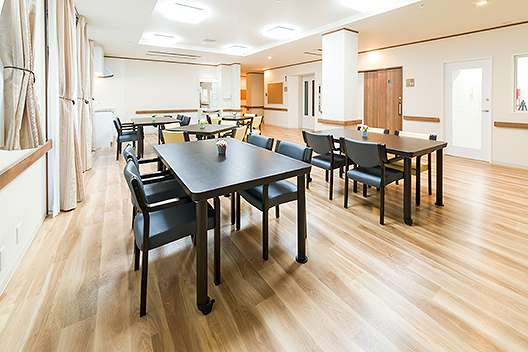 エイジフリーハウス府中栄町　フロア