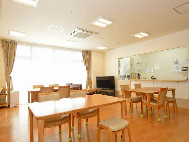 たのしい家出屋敷　食堂