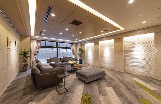 チャームスイート千里津雲台　エントランスホール