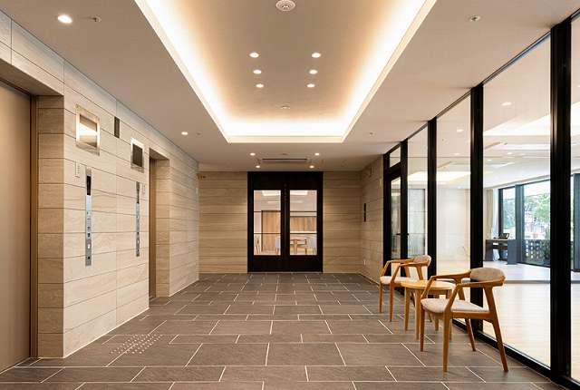 チャームスイート宝塚小浜　エントランスホール