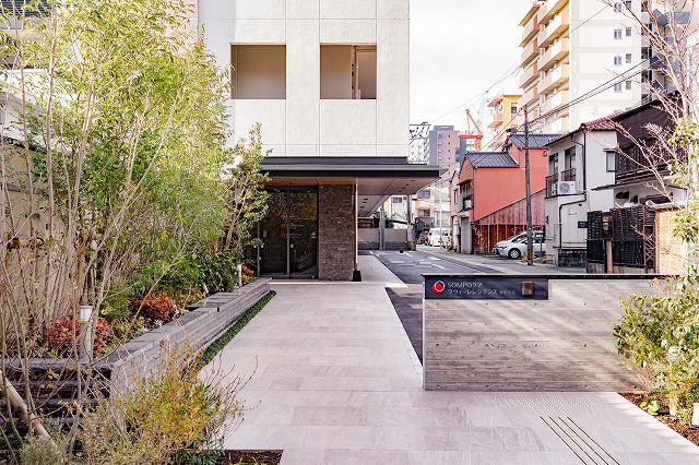 SOMPOケア ラヴィーレレジデンス博多住吉　正門