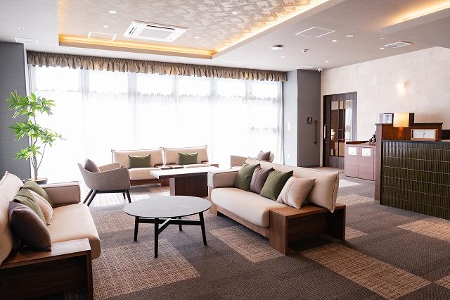 SOMPOケア ラヴィーレ平和大通り　エントランスホール