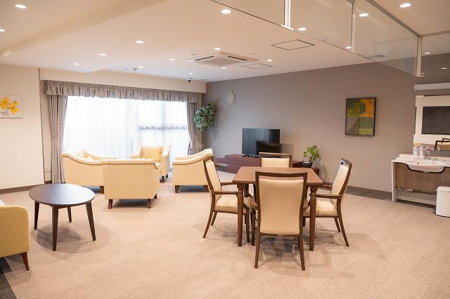 SOMPOケア ラヴィーレ平和大通り　2F共用部