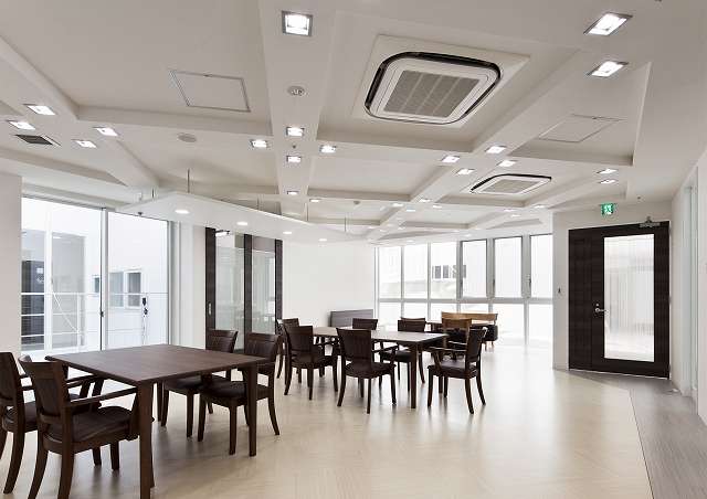 レーベンズラウム　食堂